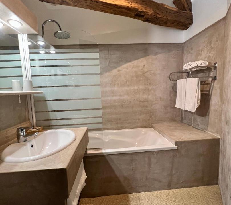 Photo of Bathroom in Aubusson