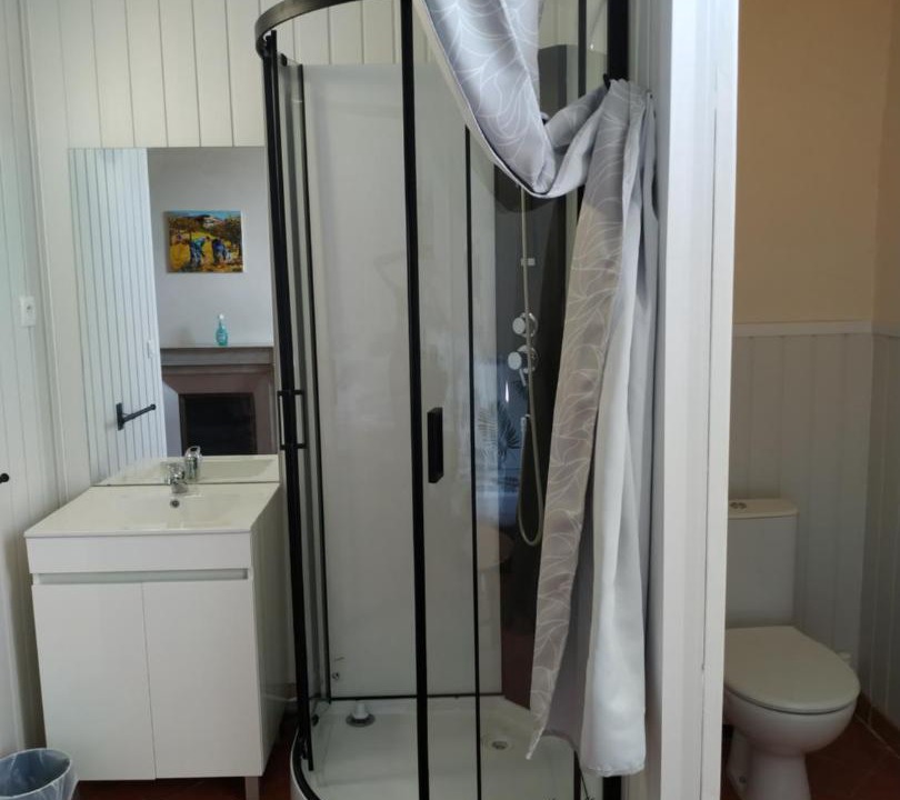 Photo of Bathroom in Pierrerue
