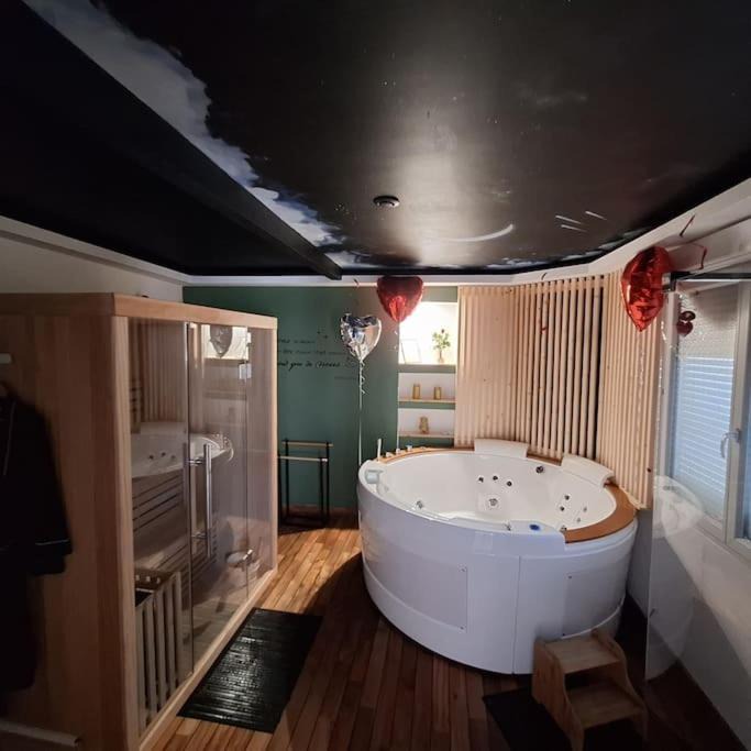 Photo of Bathroom in Calais