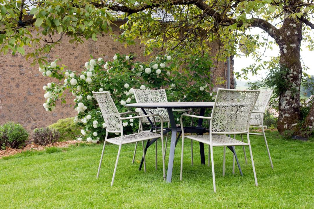 Photo of Others in Menessaire