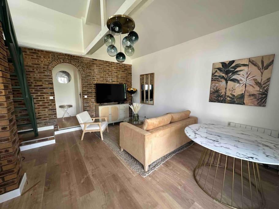 Photo of Livingroom in Villejuif