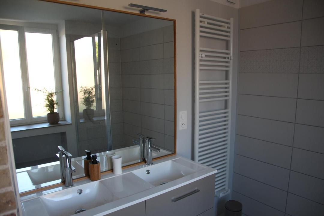 Photo of Bathroom in Bouy