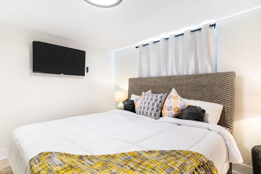 Photo of Others in Apollo Beach