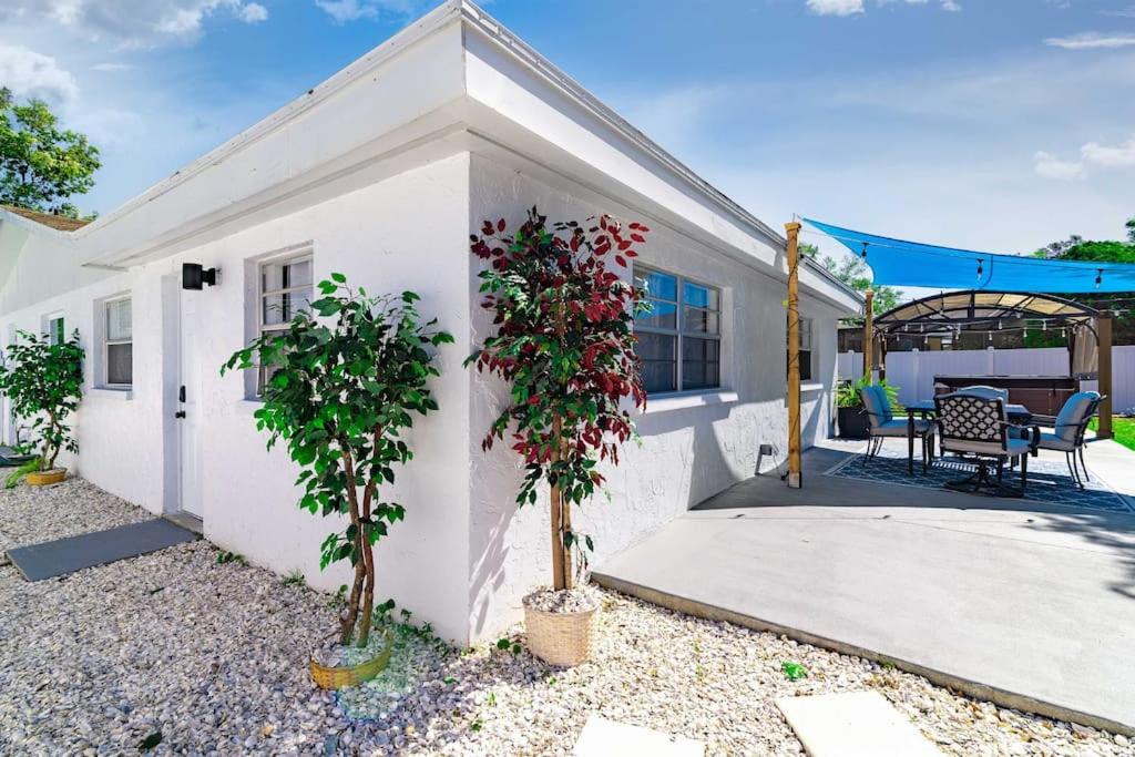 Photo of Others in Apollo Beach