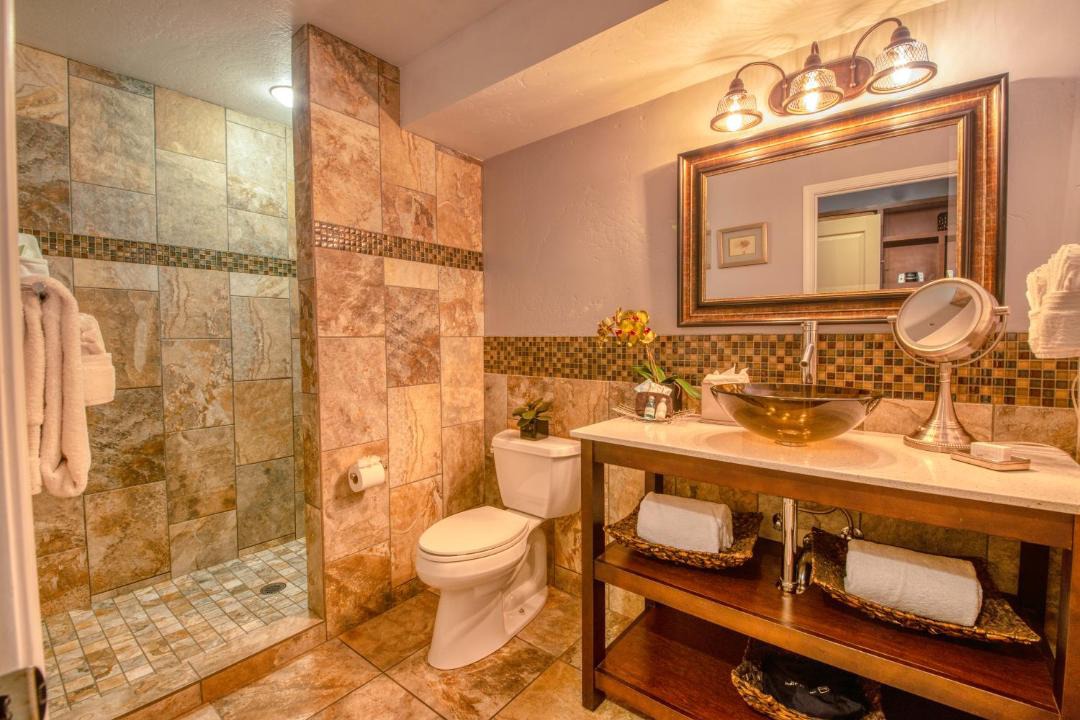 Photo of Bathroom in Cottonwood