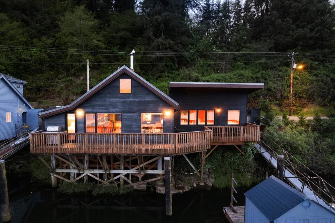 Photo of Others in Nehalem