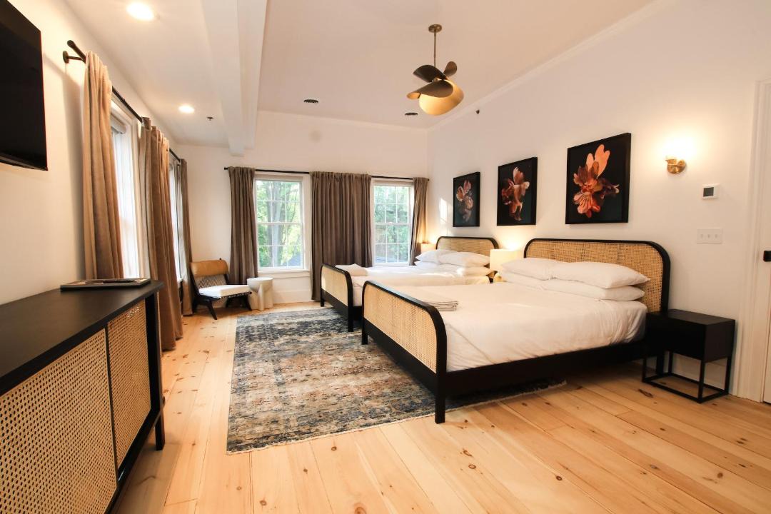 Photo of Others in Kinderhook