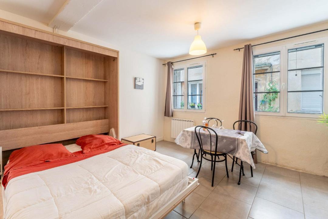 Photo of Bedroom in Malaucene