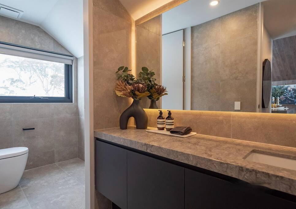 Photo of Others in Hotham Heights