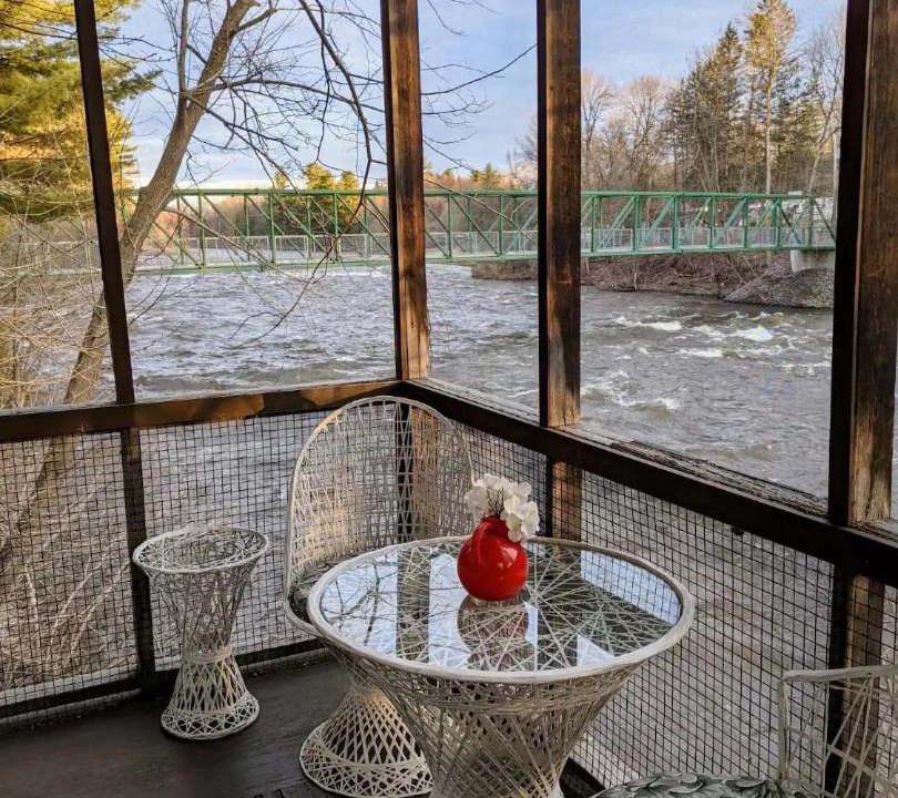 Photo of Patio Balcony in Notre-Dame-des-Prairies
