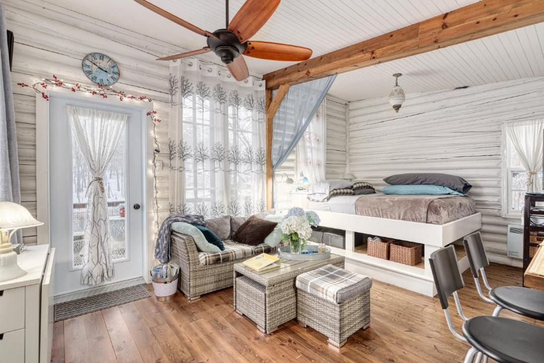 Photo of Livingroom in Notre-Dame-des-Prairies