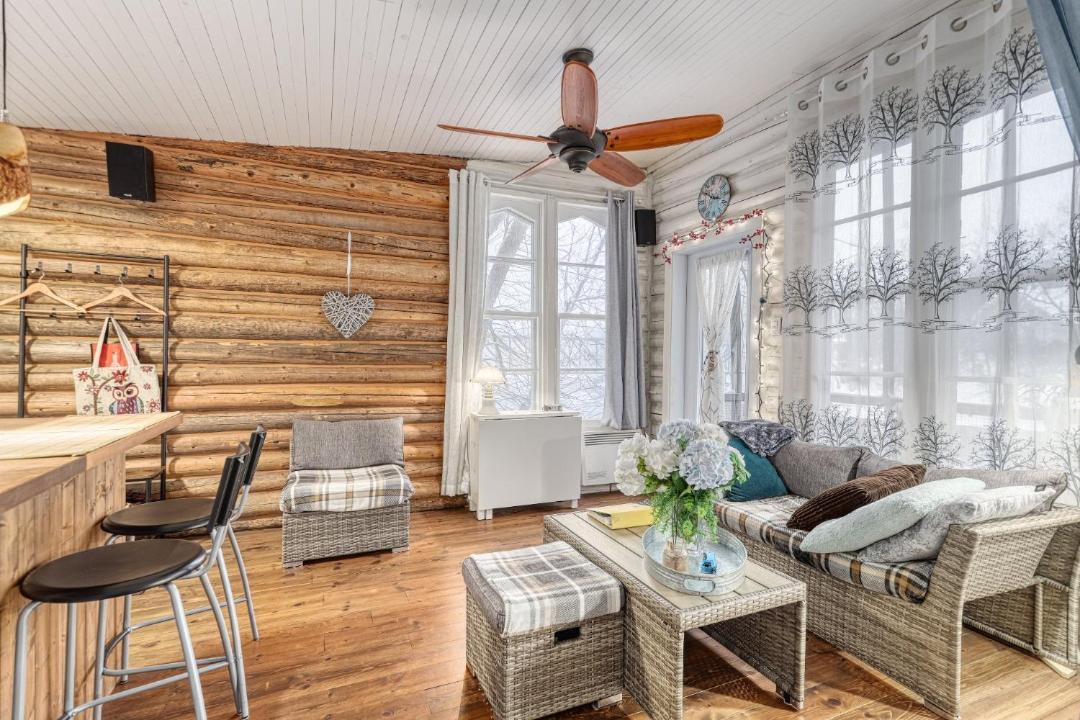 Photo of Livingroom in Notre-Dame-des-Prairies