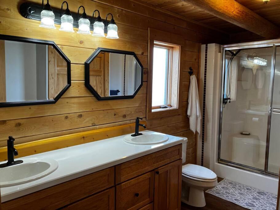 Photo of Others in Clark