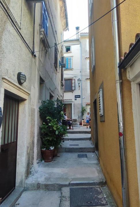 Photo of Buildings in Cres