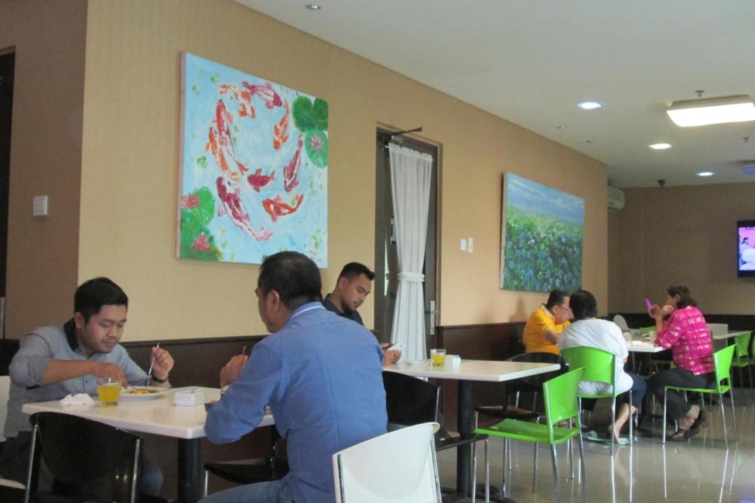 Photo of Human In Picture in Palmerah