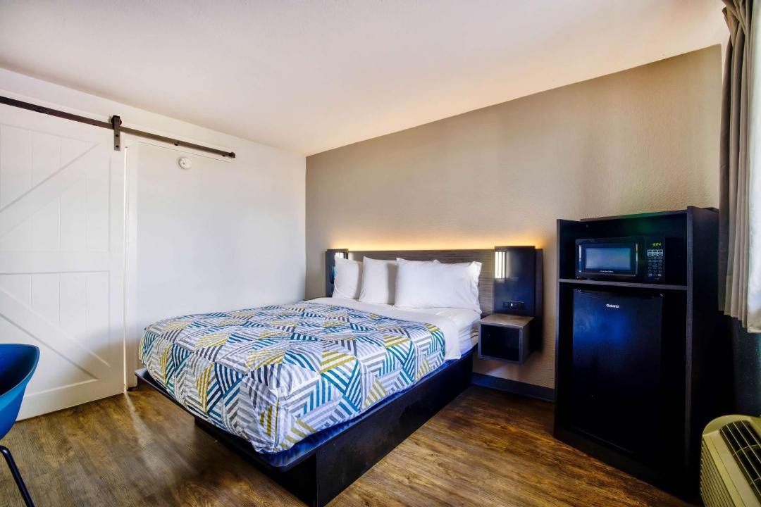 Photo of Bedroom in Tougaloo