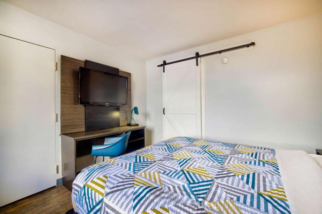Photo of Bedroom in Tougaloo