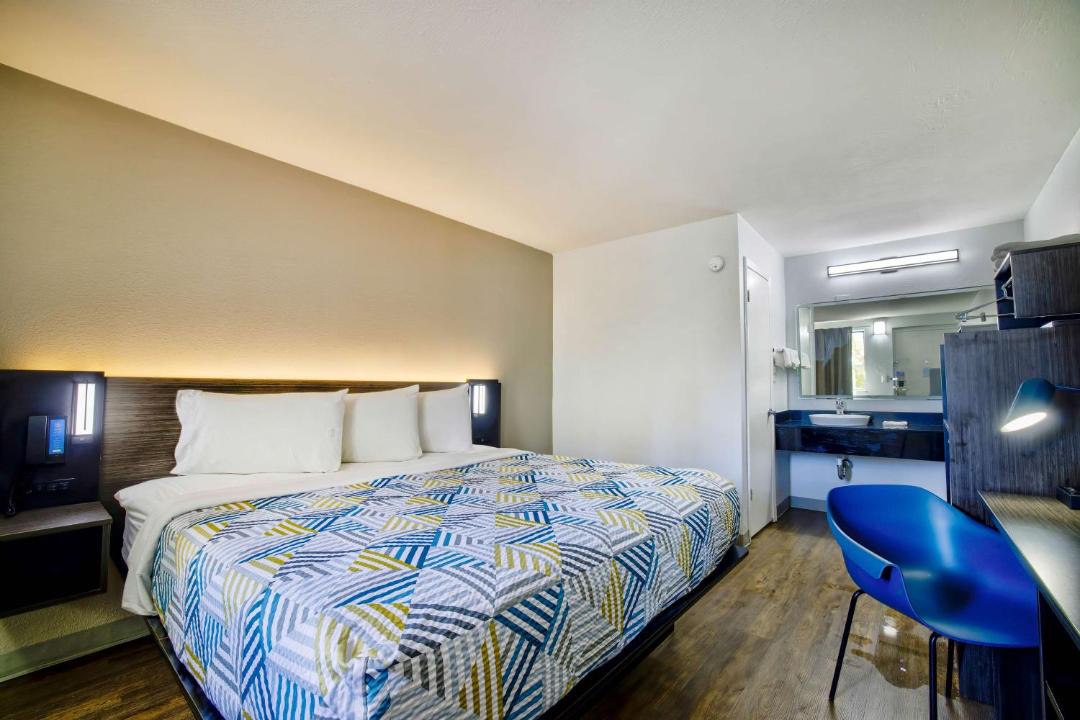 Photo of Bedroom in Tougaloo