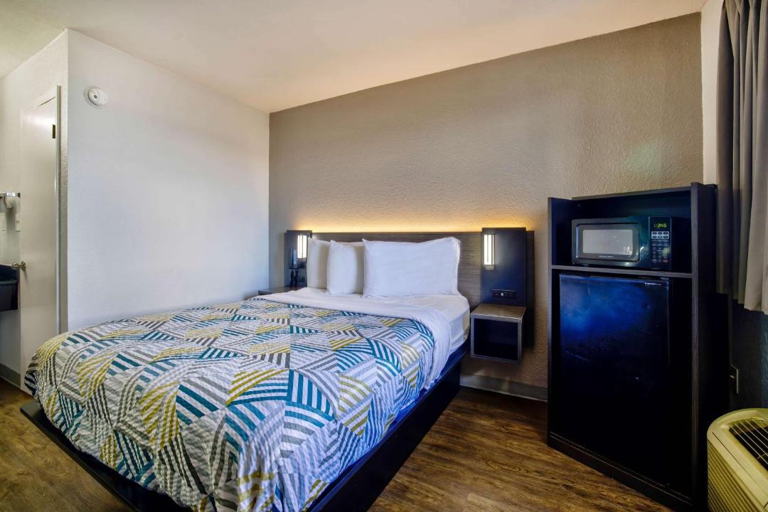 Photo of Bedroom in Tougaloo