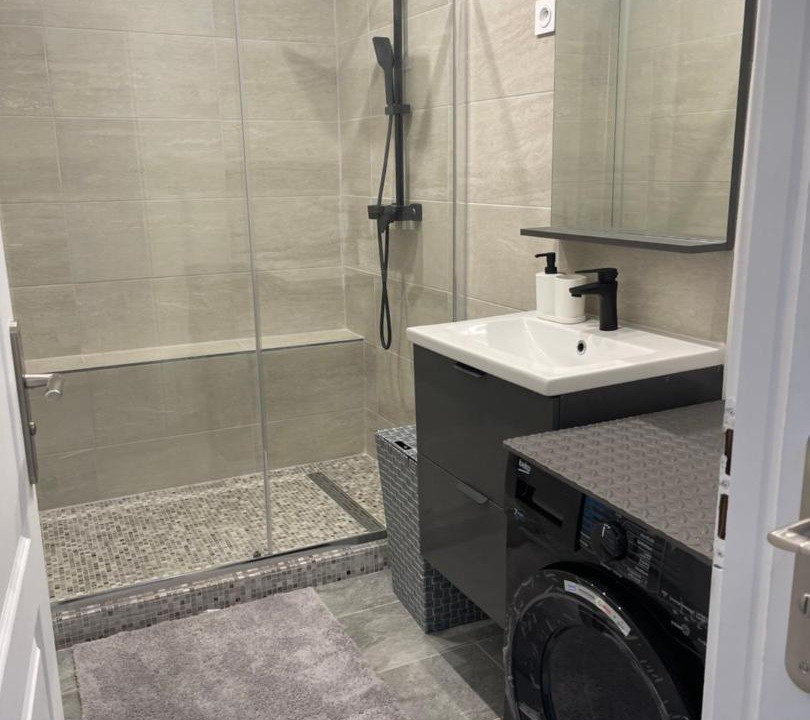 Photo of Bathroom in Centre