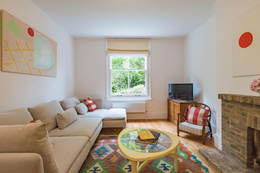 Photo of Others in Sandwich