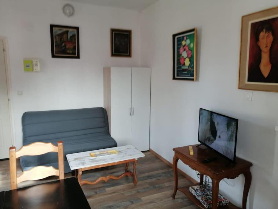 Photo of Livingroom in Courtenay