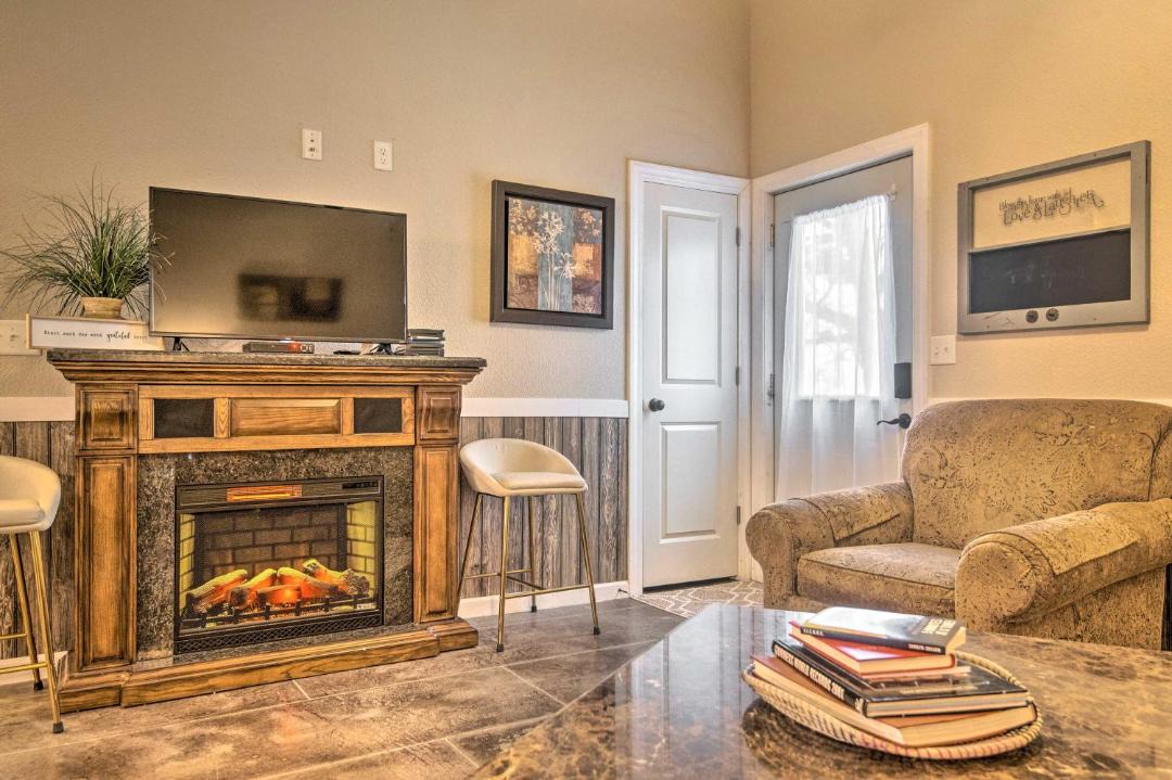 Photo of Livingroom in Booneville