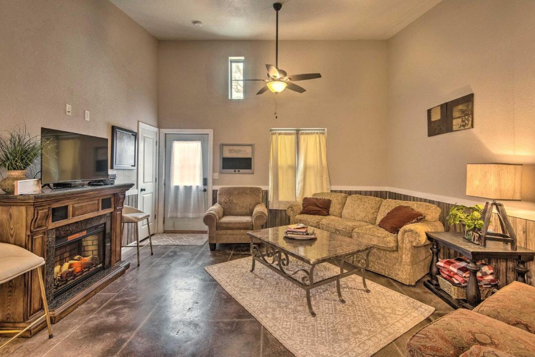 Photo of Livingroom in Booneville