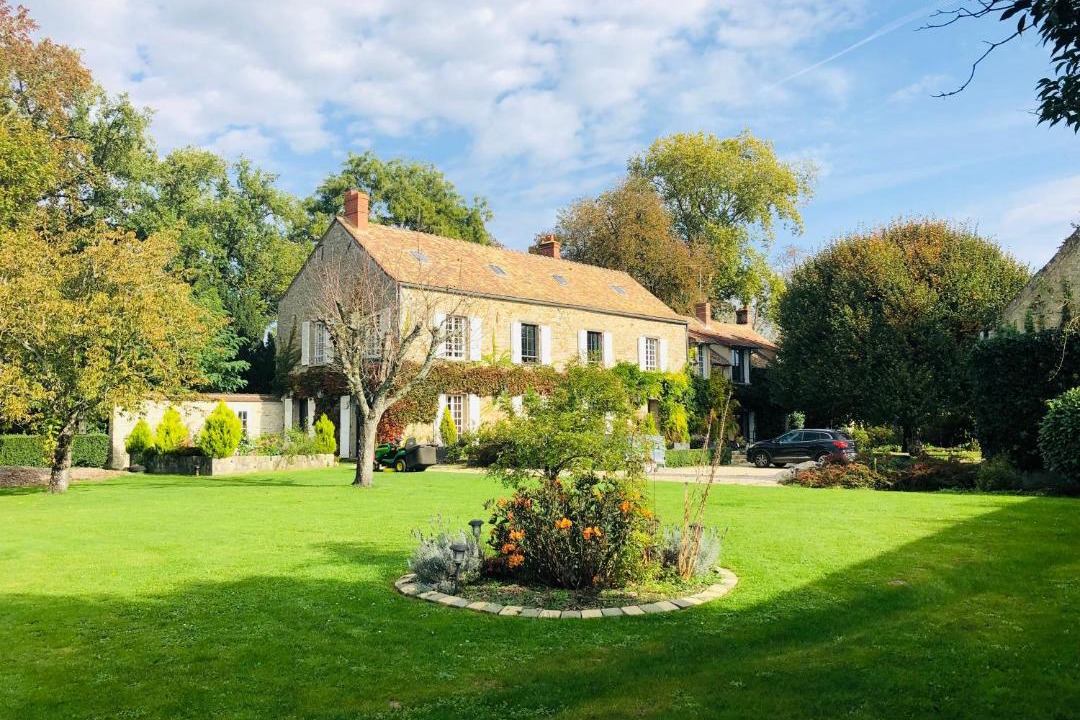Photo of Buildings in Chailly-en-Biere