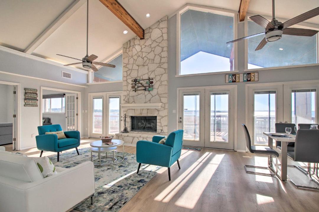 Photo of Livingroom in Burnet