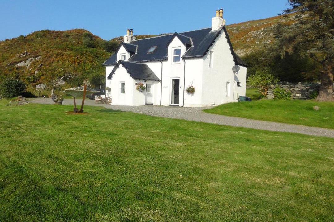 Photo of Buildings in Morar