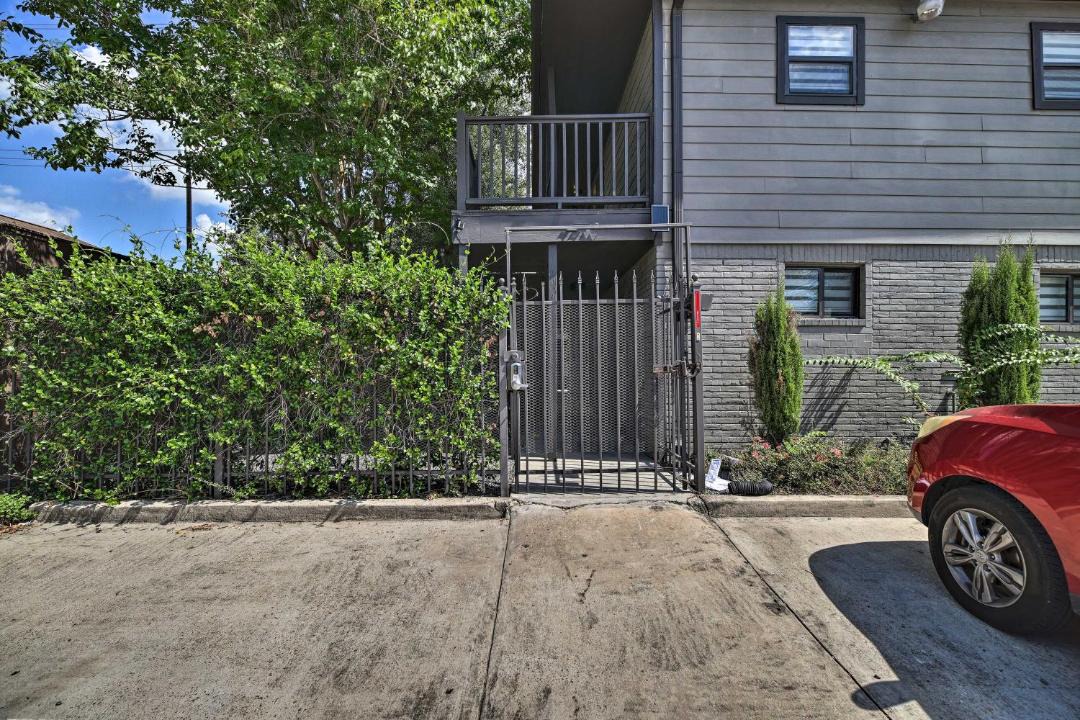 Photo of Buildings in South Central Houston