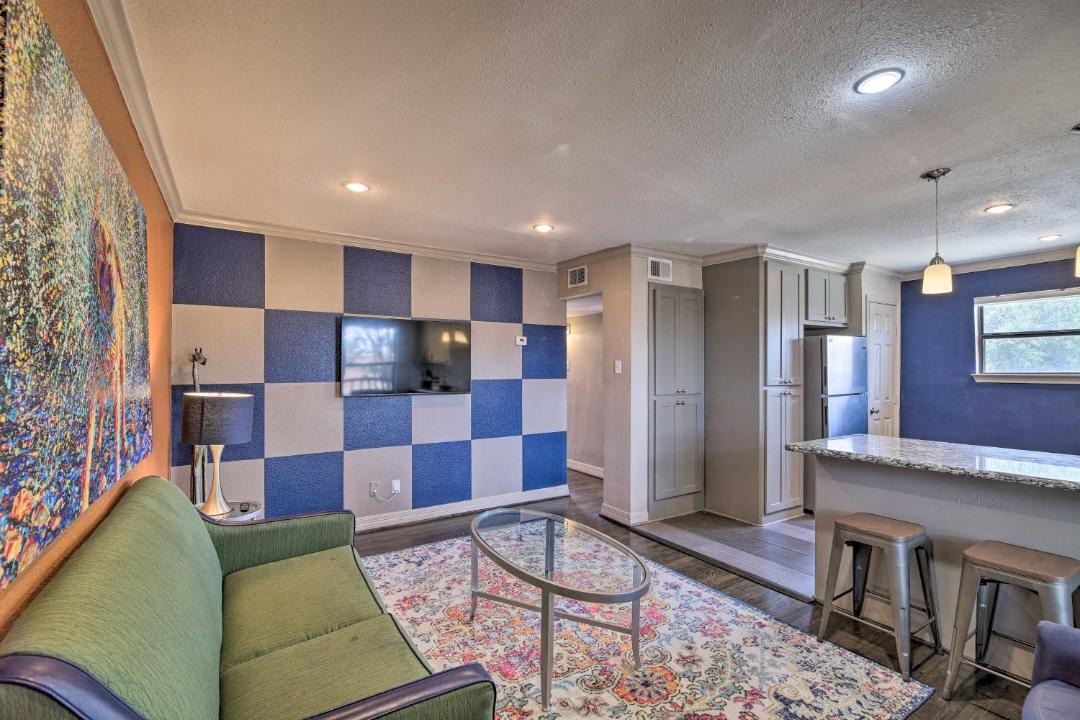 Photo of Livingroom in South Central Houston