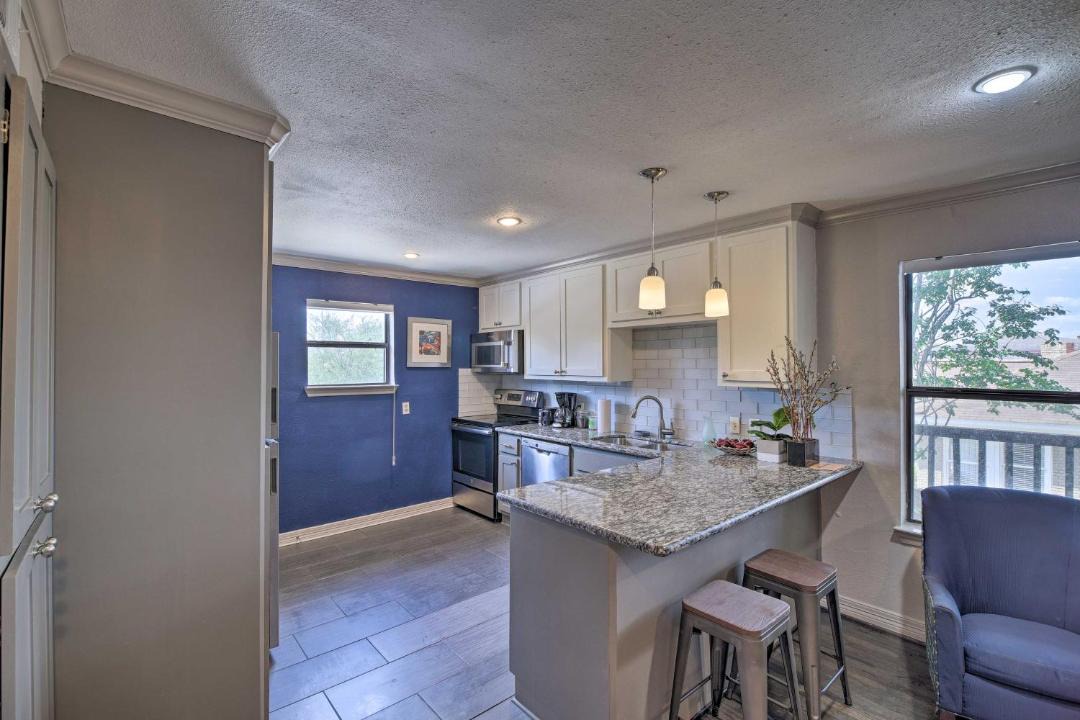 Photo of Livingroom in South Central Houston