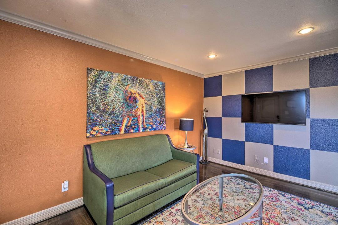 Photo of Livingroom in South Central Houston