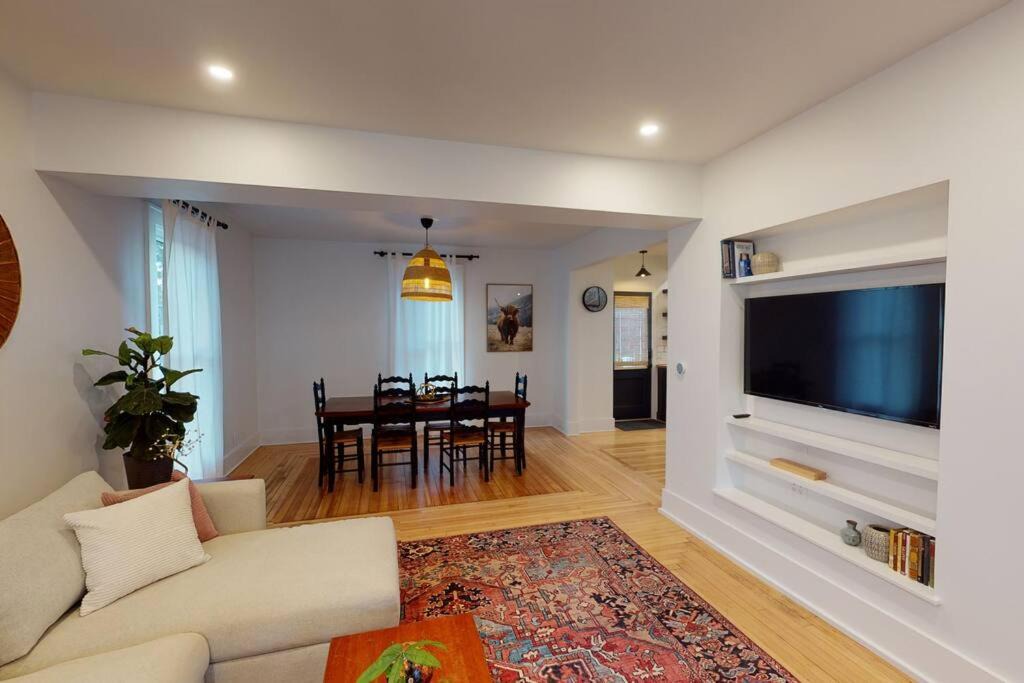 Photo of Livingroom in Monroe