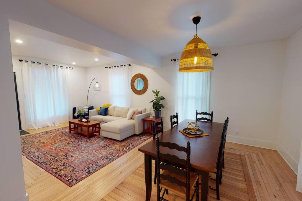 Photo of Livingroom in Monroe