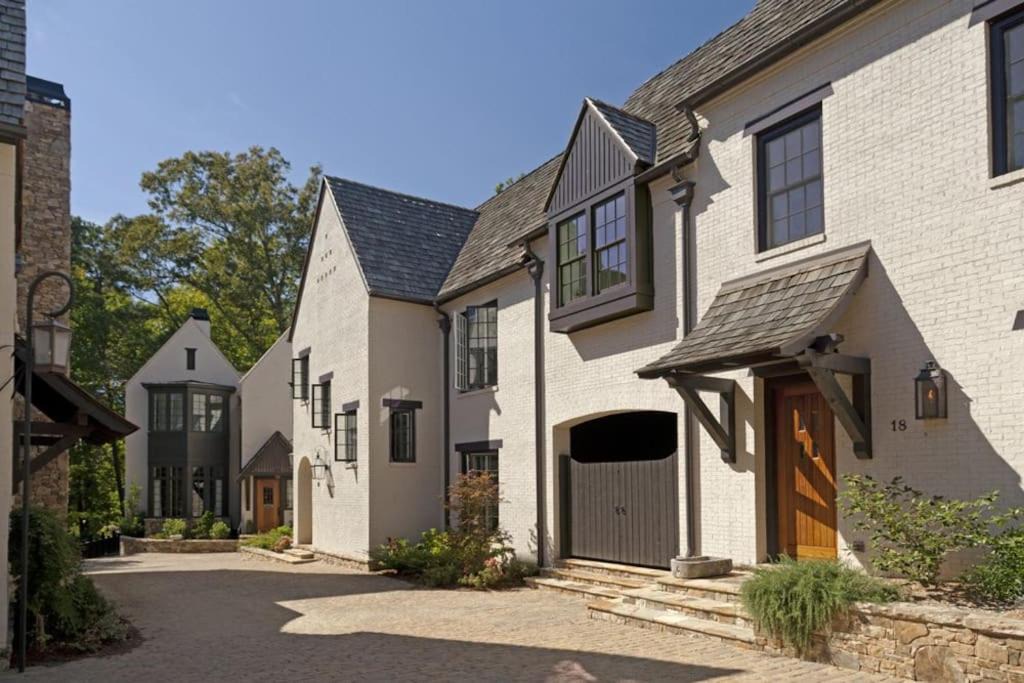 Photo of Buildings in Chattahoochee Hills