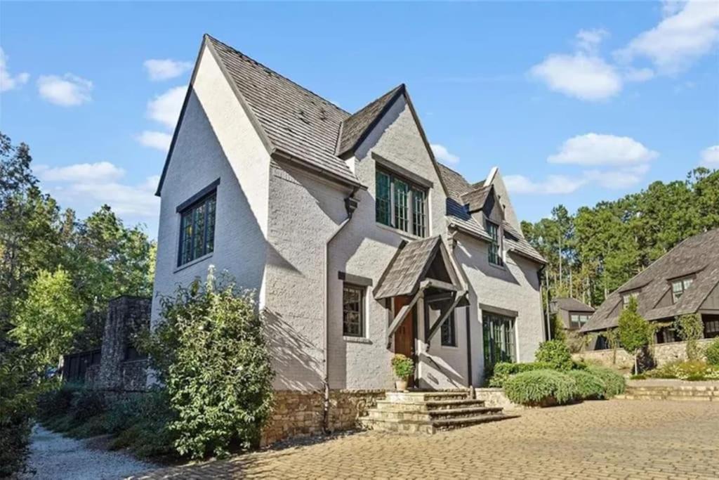 Photo of Buildings in Chattahoochee Hills