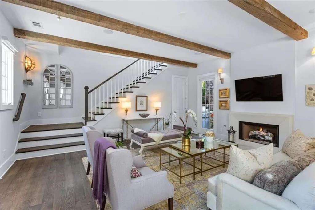 Photo of Livingroom in Chattahoochee Hills