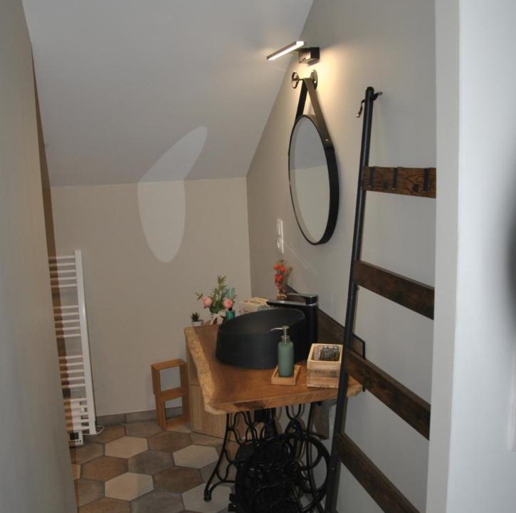 Photo of Others in Tilh