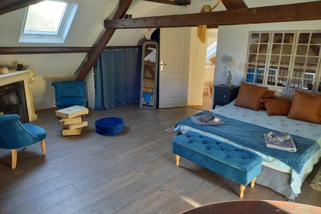 Photo of Others in Surville