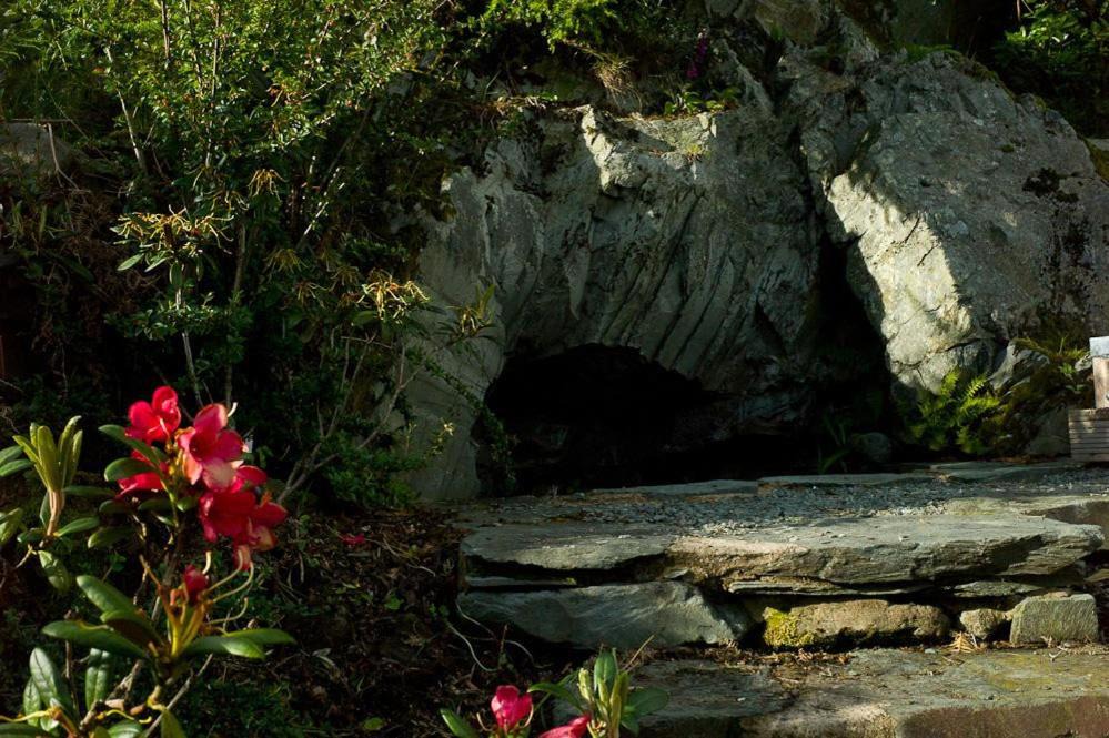 Photo of Others in Chapel Stile