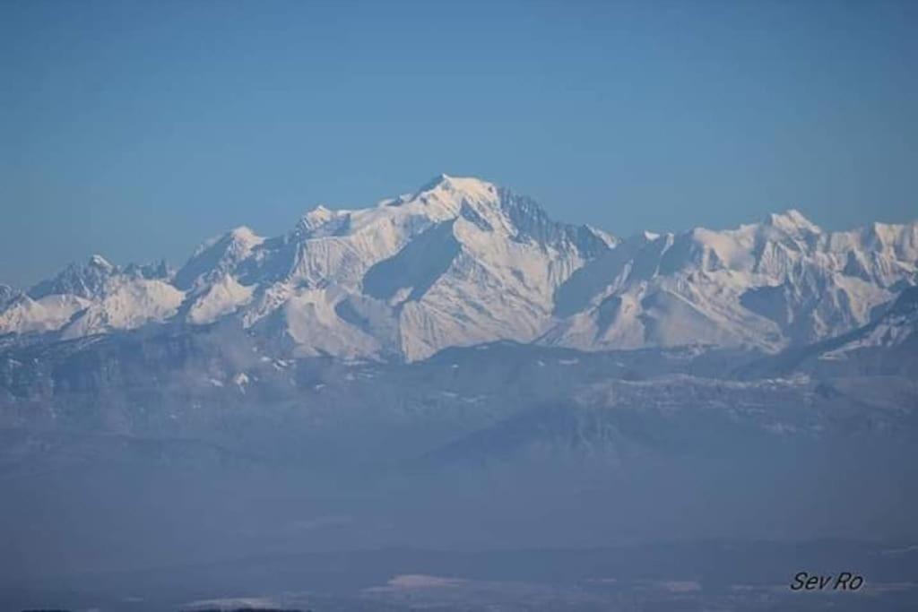 Photo of Outdoor in Bassy