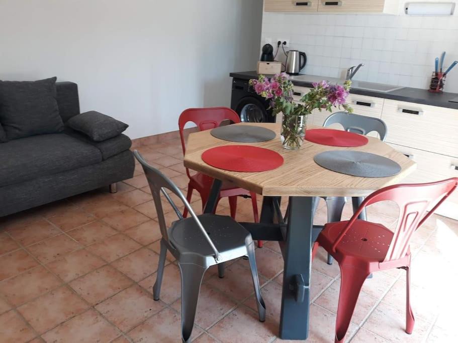 Photo of Livingroom in Bassy
