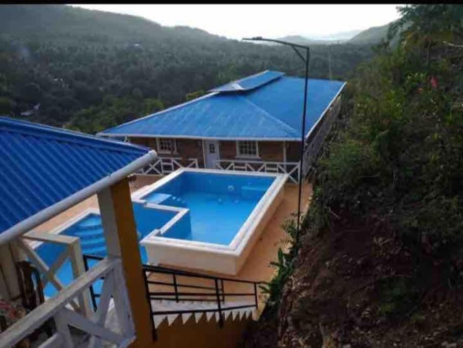 Photo of Others in Pedro Brand