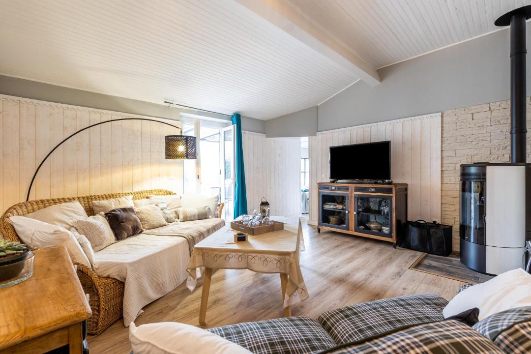 Photo of Livingroom in Vertheuil