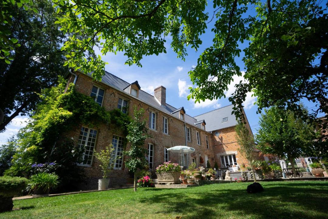 Photo of Buildings in Malzy