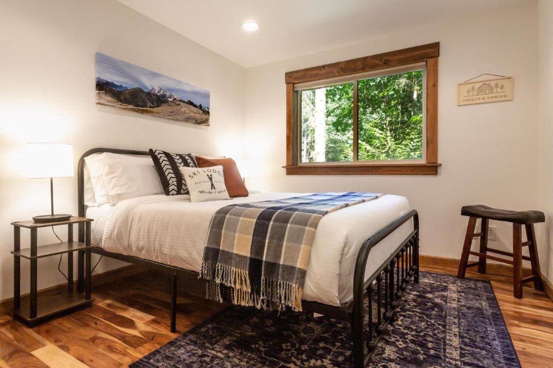 Photo of Bedroom in Glacier