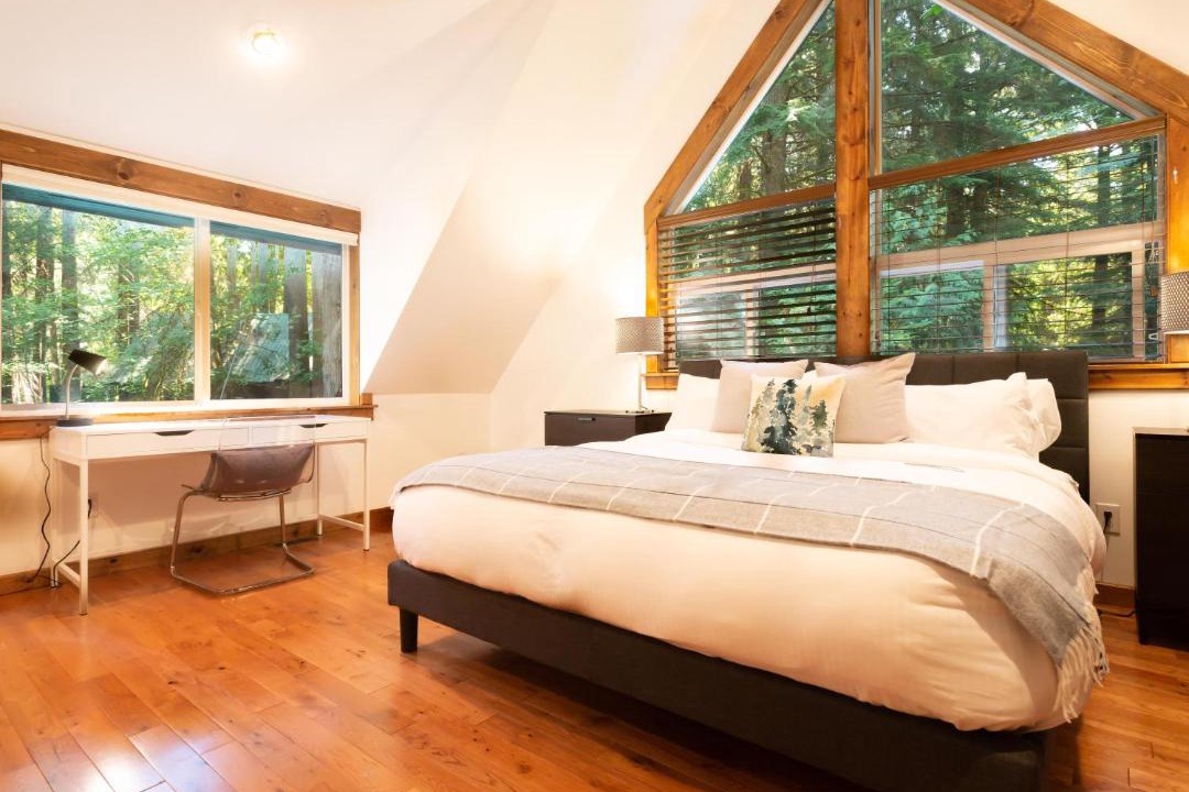 Photo of Bedroom in Glacier